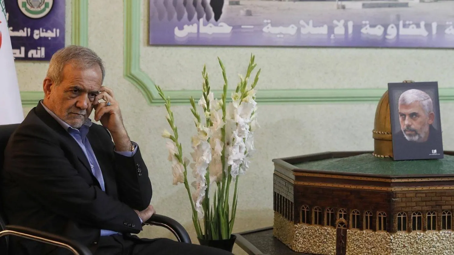 بزشکیان في مجلس عزاء السنوار بمكتب «حماس» في طهران (دانشجو)