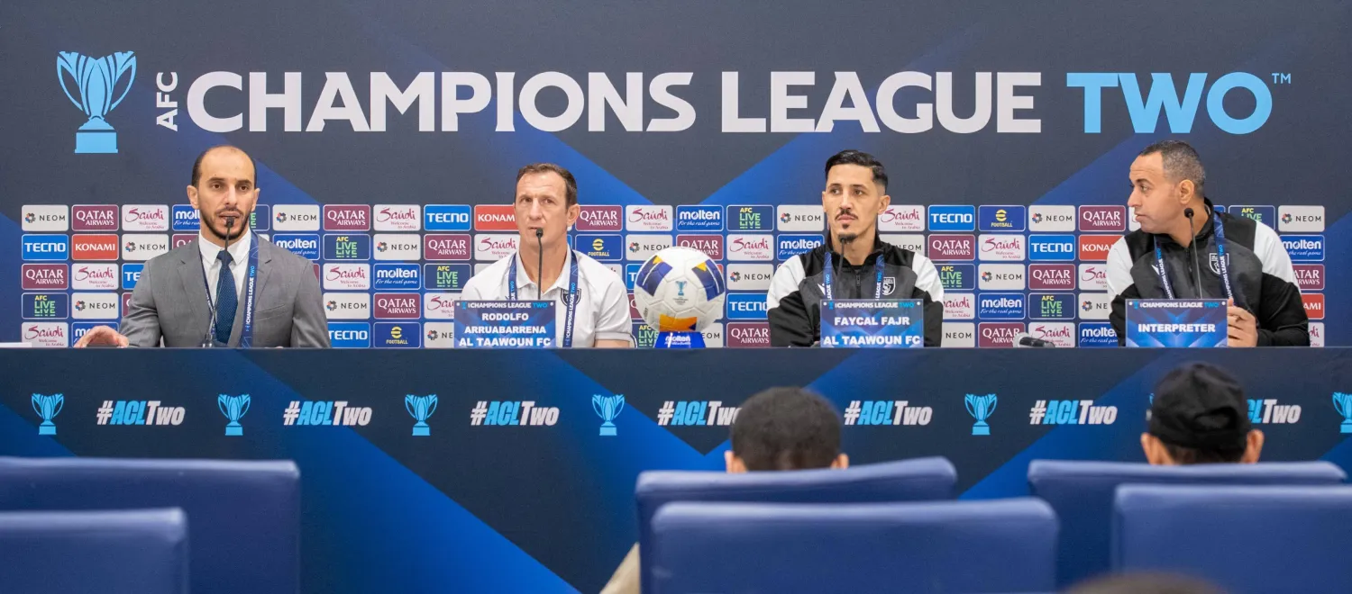 الأرجنتيني رودولفو أروابارينا مدرب فريق التعاون (نادي التعاون)