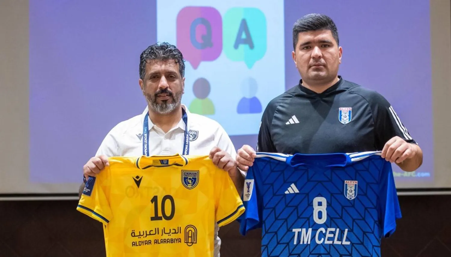 جانب من الاجتماع الفني للمباراة المرتقبة اليوم (نادي التعاون)