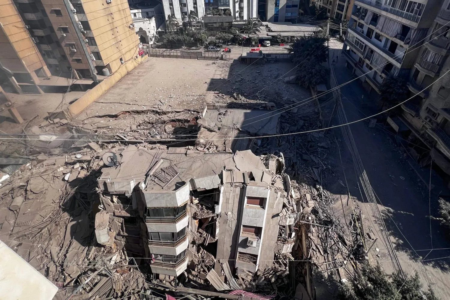 دمار خلفته غارة جوية إسرائيلية على حي حارة حريك في الضاحية الجنوبية لبيروت (أ.ف.ب)