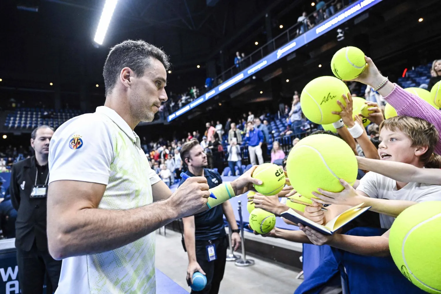 روبرتو باوتيستا أغوت (أ.ف.ب)