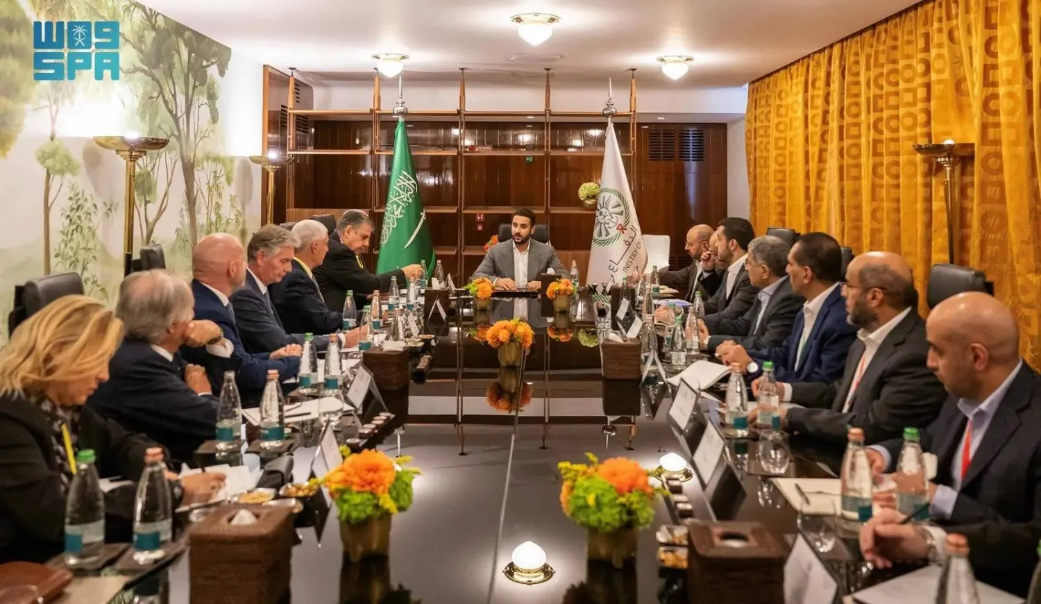 Saudi Minister of Defense Prince Khalid bin Salman bin Abdulaziz meets with leaders of major Italian industrial companies in Rome on Wednesday. (SPA)