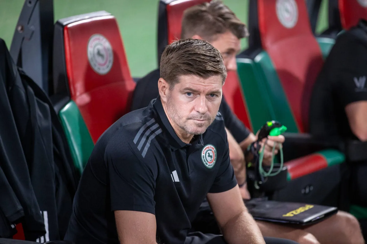 جيرارد مدرب فريق الاتفاق (تصوير: عيسى الدبيسي)