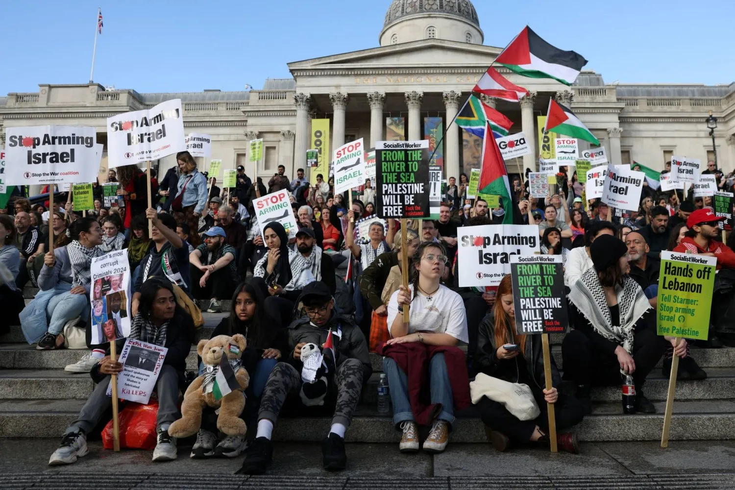 Londra'nın Trafalgar Meydanı'nda Gazze'ye destek gösterisi (Reuters)