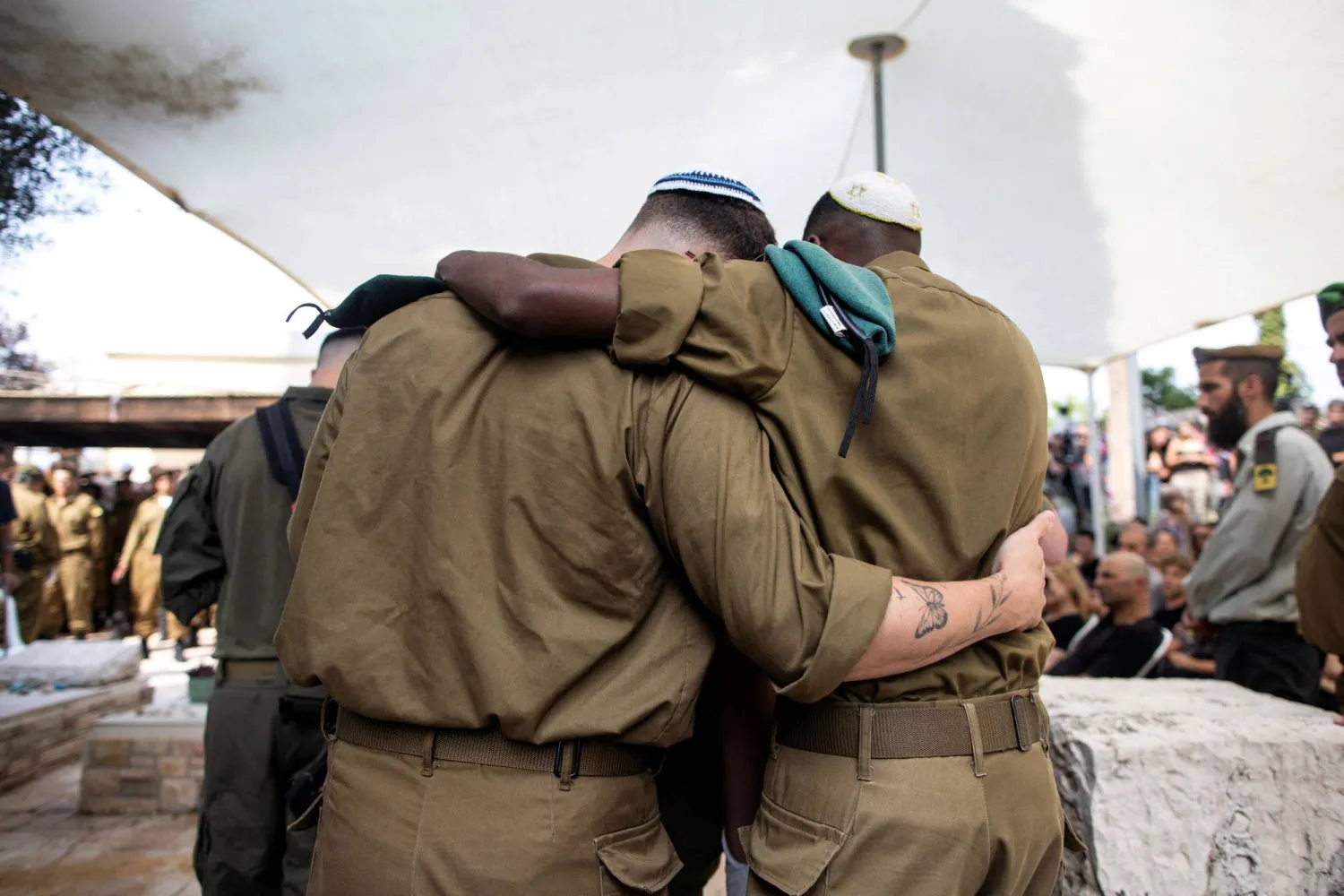 مقتل 4 جنود إسرائيليون في معارك مع «حزب الله» في جنوب لبنان (رويترز)