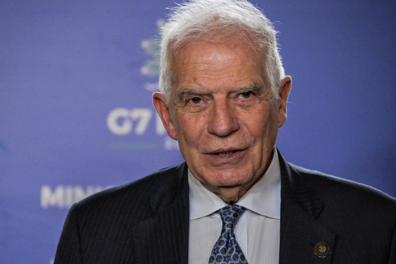 الممثل الأعلى للاتحاد الأوروبي للشؤون الخارجية والسياسة الأمنية جوزيب بوريل يتحدث إلى الصحافة في نابولي بإيطاليا 19 أكتوبر 2024 (أ.ف.ب)