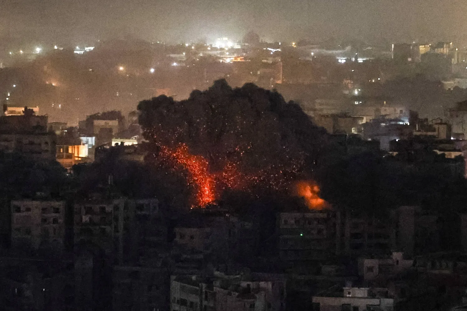 Smoke billows over Beirut's southern suburbs, after an Israeli strike, amid the ongoing hostilities between Hezbollah and Israeli forces, as seen from Baabda, Lebanon October 25, 2024. REUTERS/Mohamed Azakir