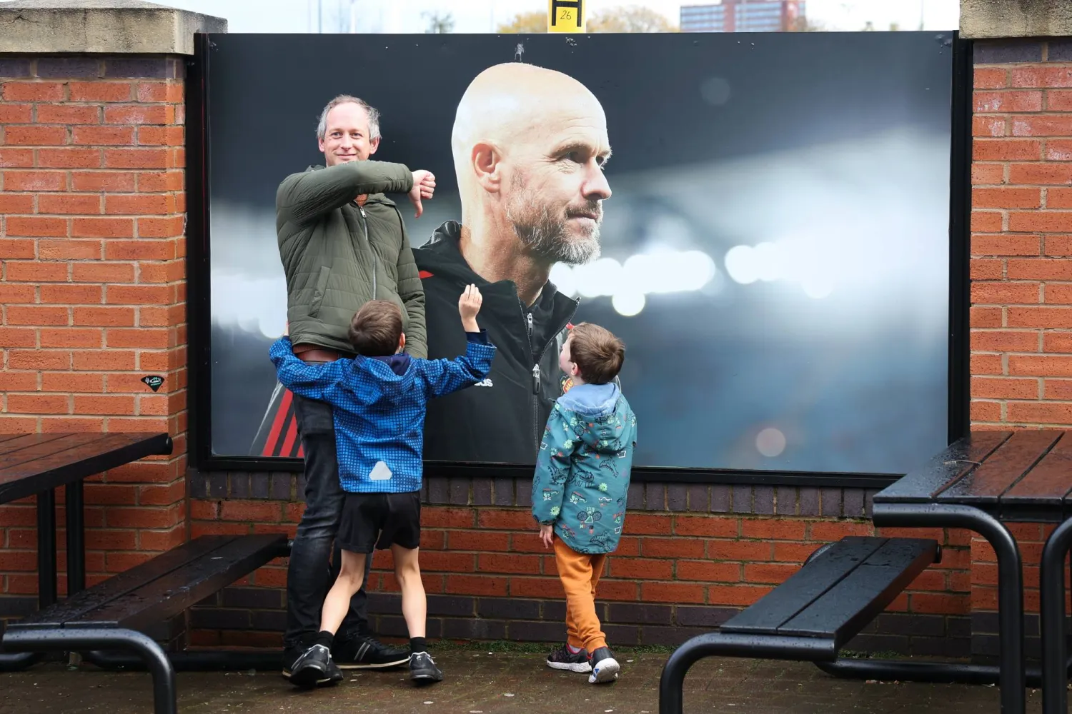 إقالة تن هاغ جاءت بعد سلسلة من النتائج السيئة (إ.ب.أ)