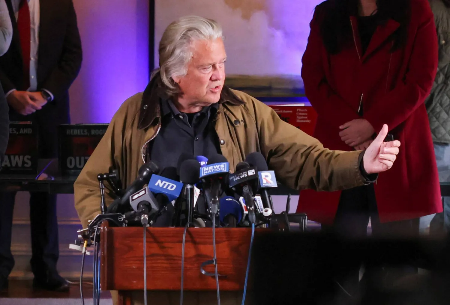 المستشار السابق لدونالد ترمب والمنظّر اليميني المتطرف البارز ستيف بانون (رويترز)