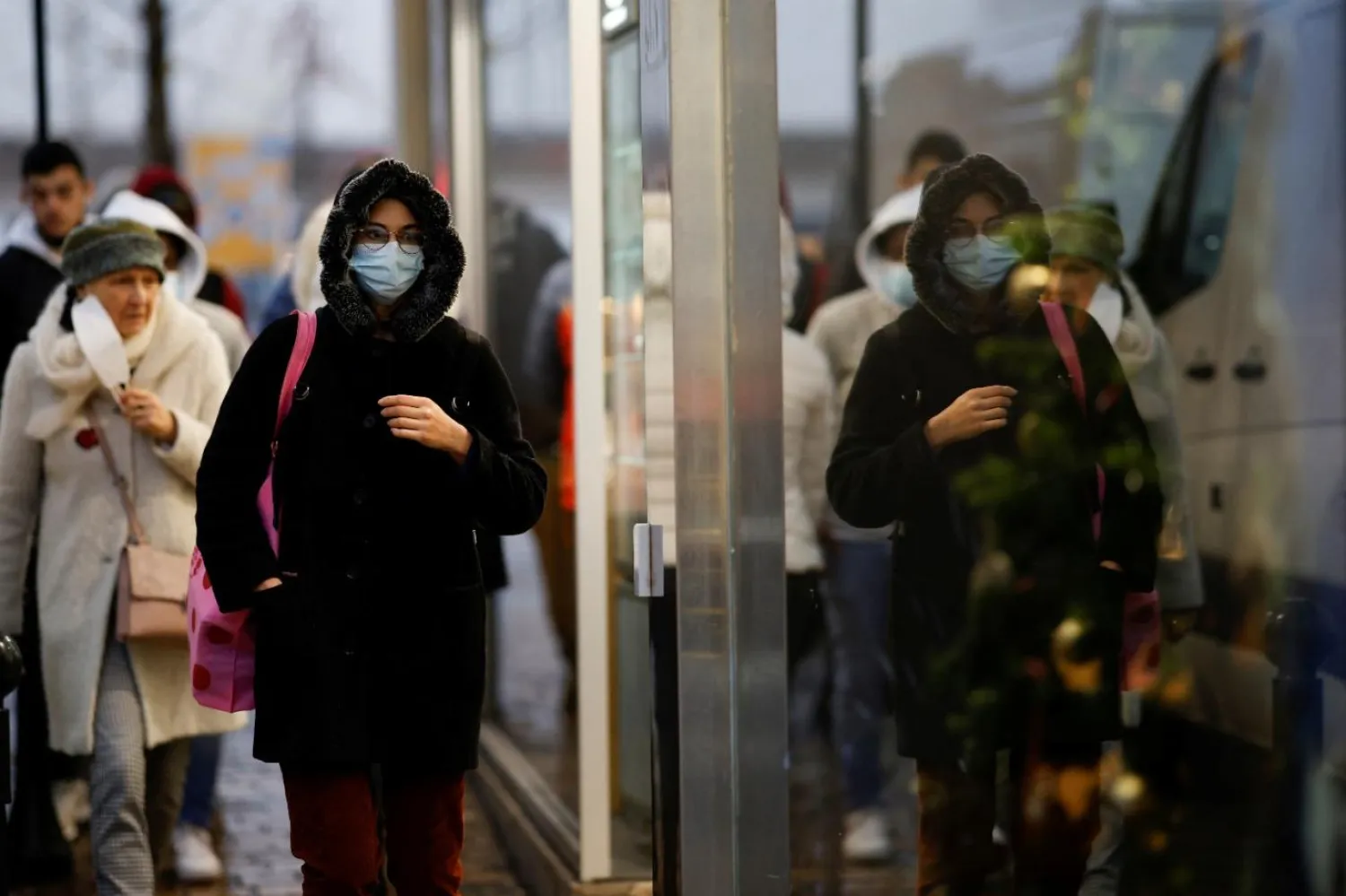 Pandemi kısıtlamaları kalktıktan sonra bile dışarıda geçirilen süre çok az artsa da eski halini almadı (Reuters)