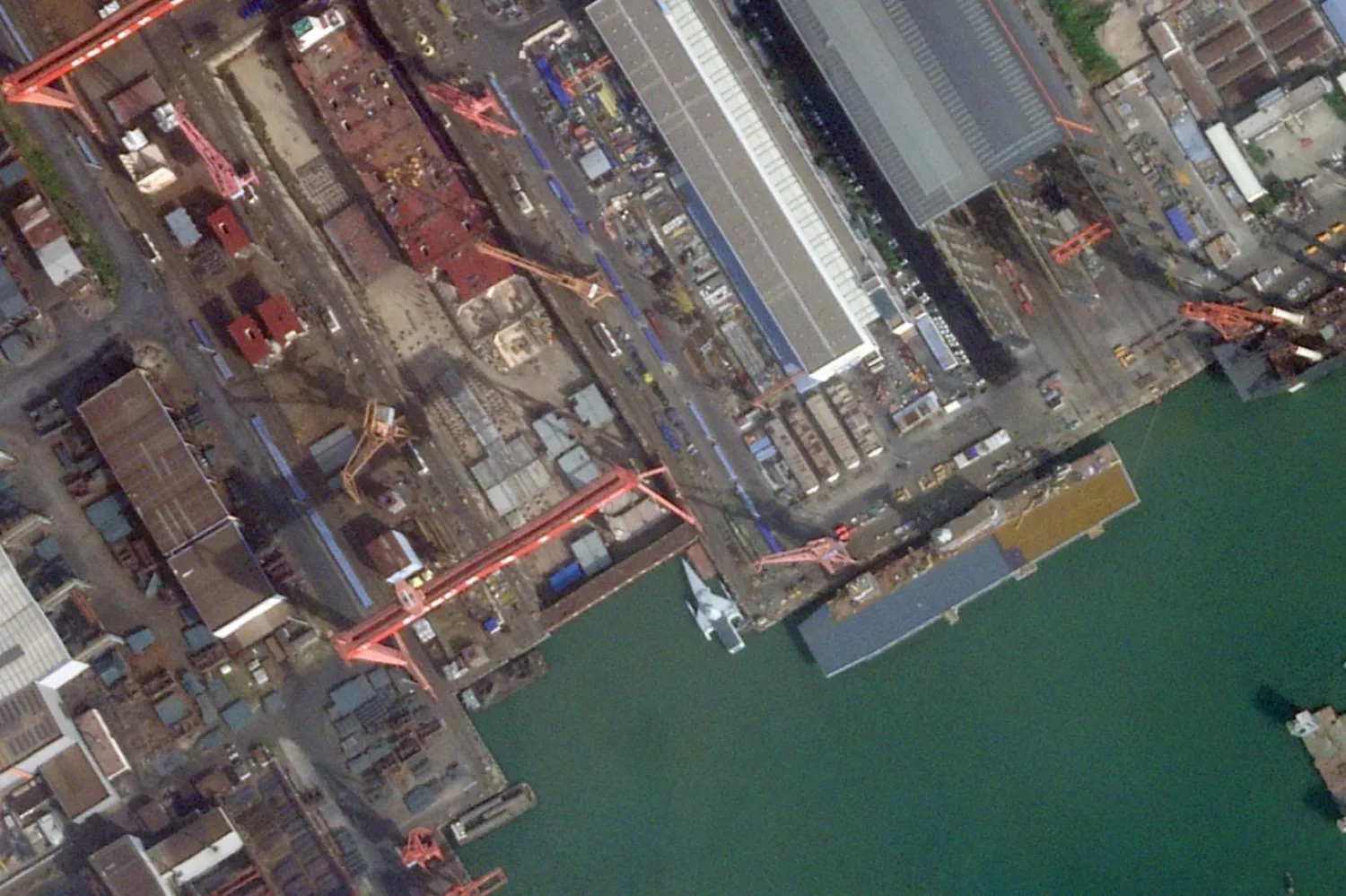 Çin ordusunun gemi inşaatına ilişkin yorum taleplerine yanıt vermediği aktarılıyor (Planet Labs)