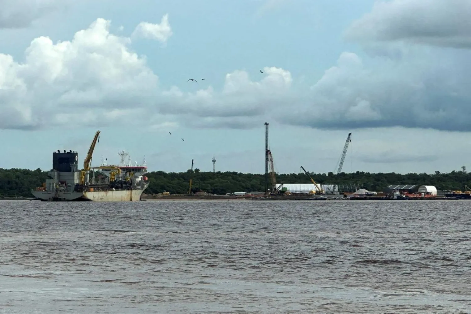 Esequibo bölgesi Guyana topraklarının üçte ikisini oluşturuyor (Reuters)