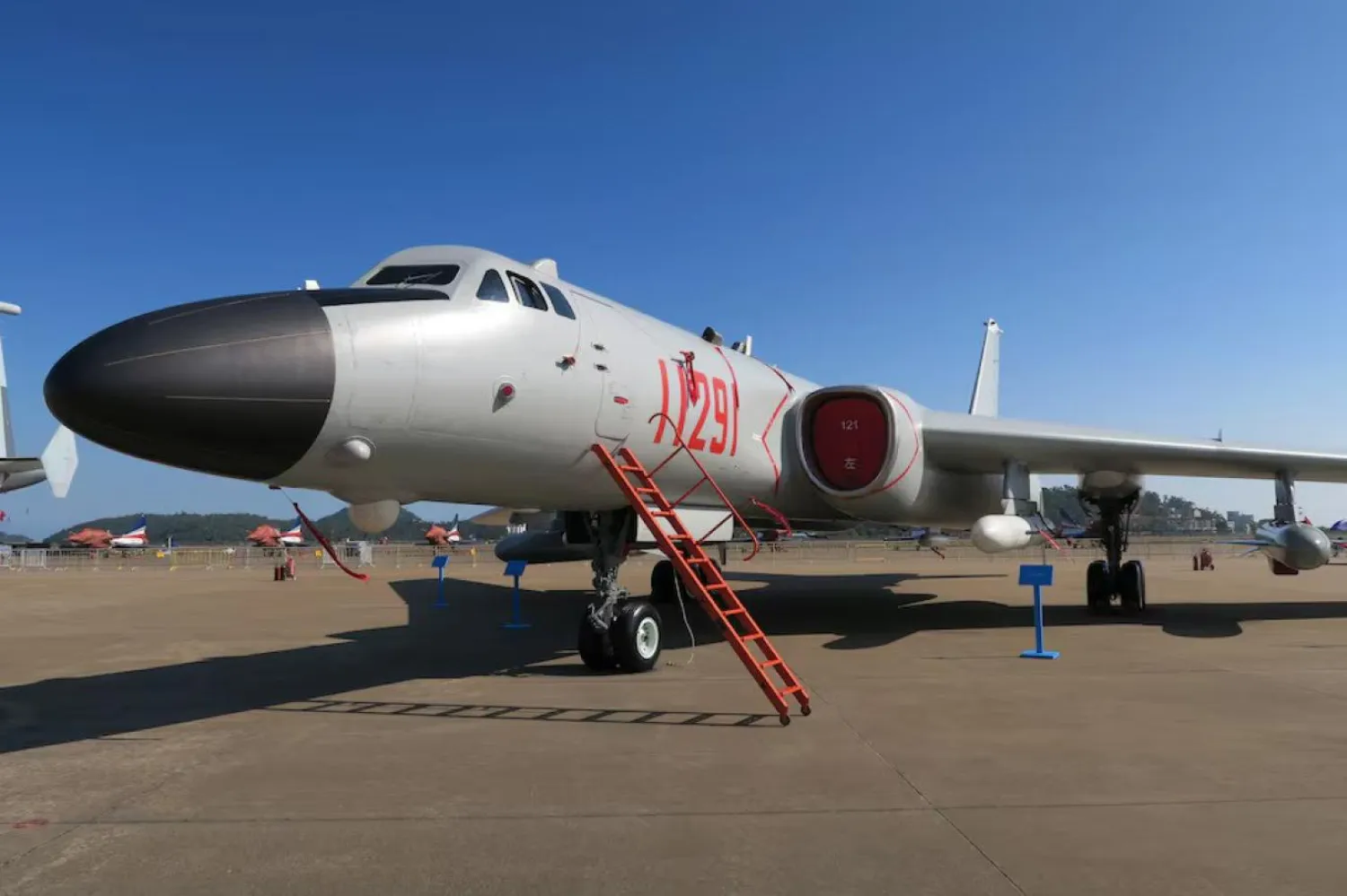 Modernize edilmiş H-6'nın Amerikan üslerine doğrudan saldırı düzenleyebileceği belirtiliyor (Reuters)