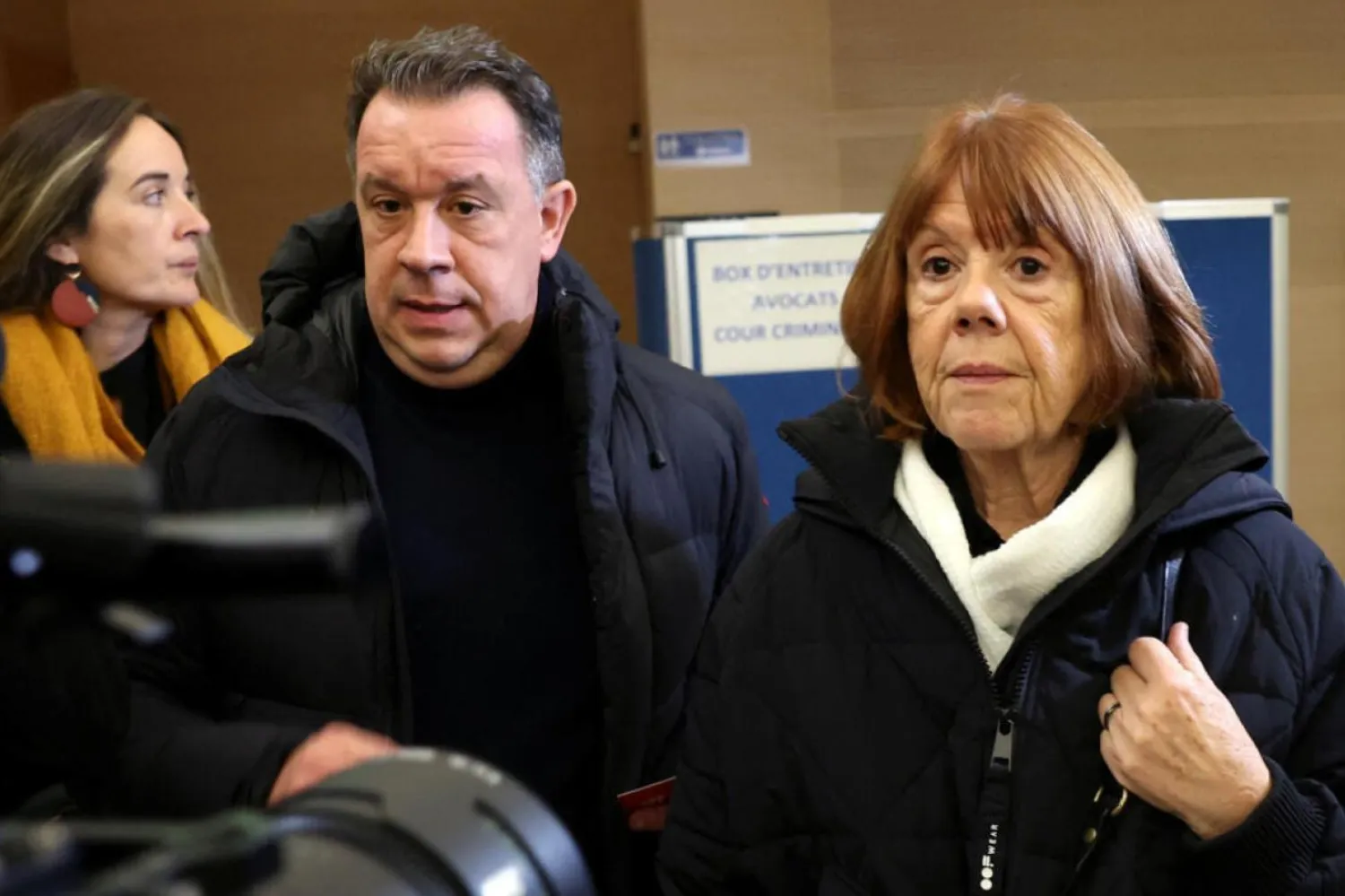 Gisele Pelicot'nun (sağda) oğlu David (solda) mahkemede ilk kez ifade verdi (AFP)