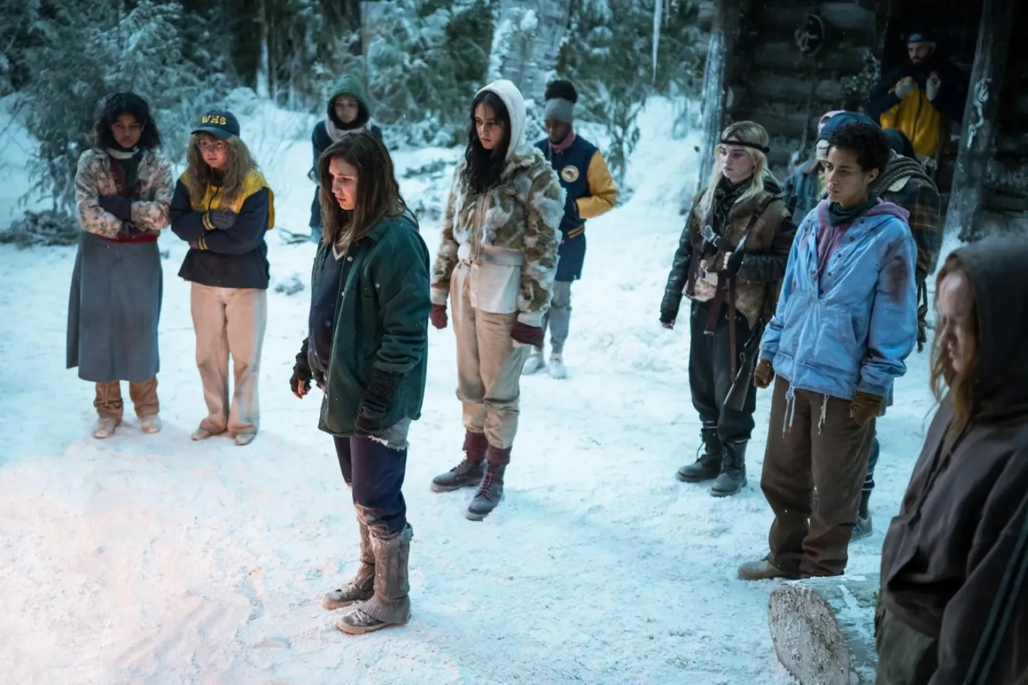 Yellowjackets, ilk yayına girdiğinde 1954 tarihli William Golding klasiği Sineklerin Tanrısı'na (Lord of the Flies) benzetilmişti (Netflix)