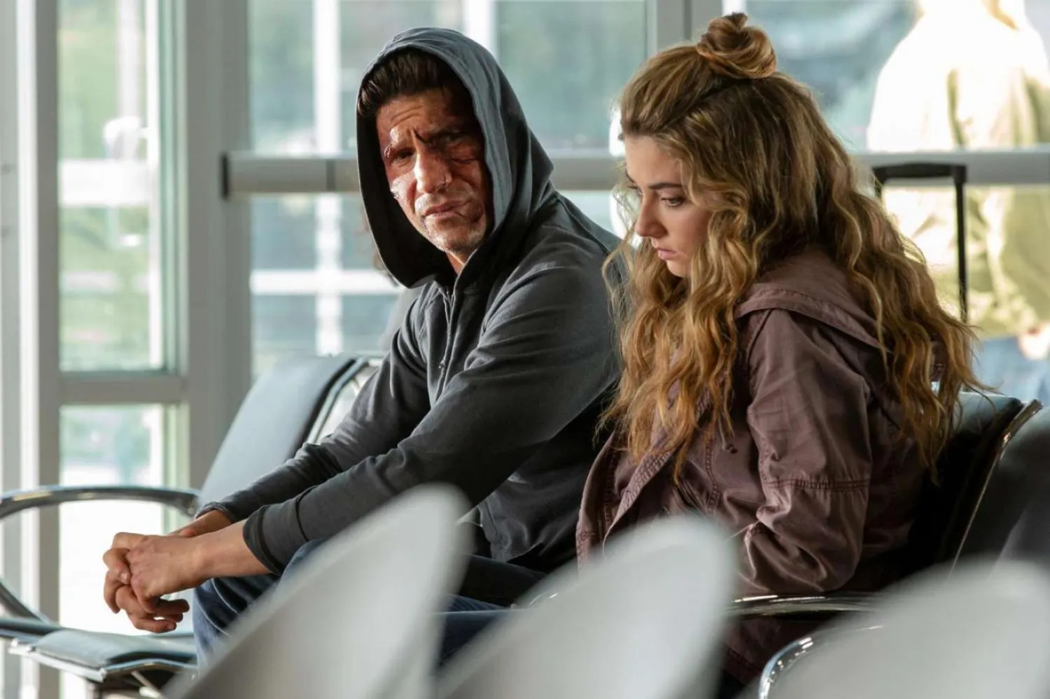 Steve Lightfoot tarafından yaratılan The Punisher'ın 48 yaşındaki yıldızı Jon Bernthal, The Walking Dead'deki Shane rolüyle de tanınıyor (Disney+)