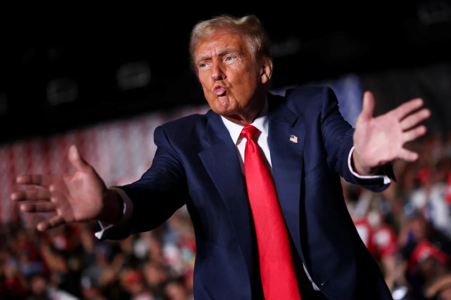 Trump, Demokrat rakibi Kamala Harris'e karşı ezici bir galibiyet kazanmıştı (Reuters)