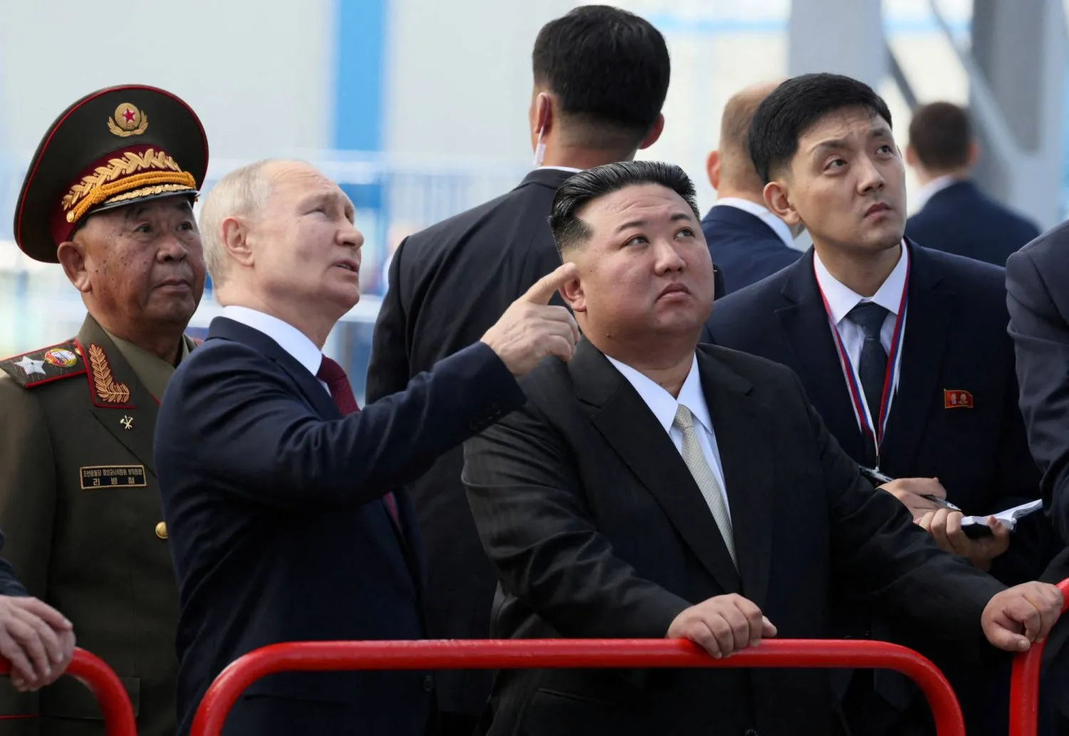 Vladimir Putin ve Kim Jong Un, Rusya'nın uzak doğusundaki Amur bölgesindeki Vostochny üssünü ziyaret etti (Arşiv- Reuters)