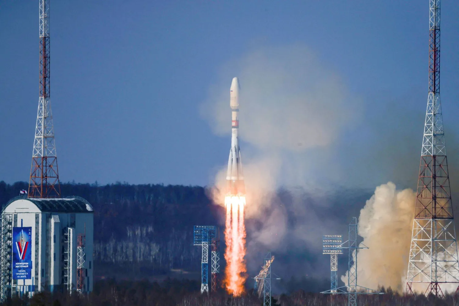 A Soyuz-2.1b rocket booster with a Fregat upper stage, carrying Russian the Meteor-M spacecraft and 18 Russian and foreign additional small satellites, blasts off from a launchpad at the Vostochny Cosmodrome in the far eastern Amur region, Russia, February 29, 2024. Roscosmos/Handout via REUTERS/File Photo