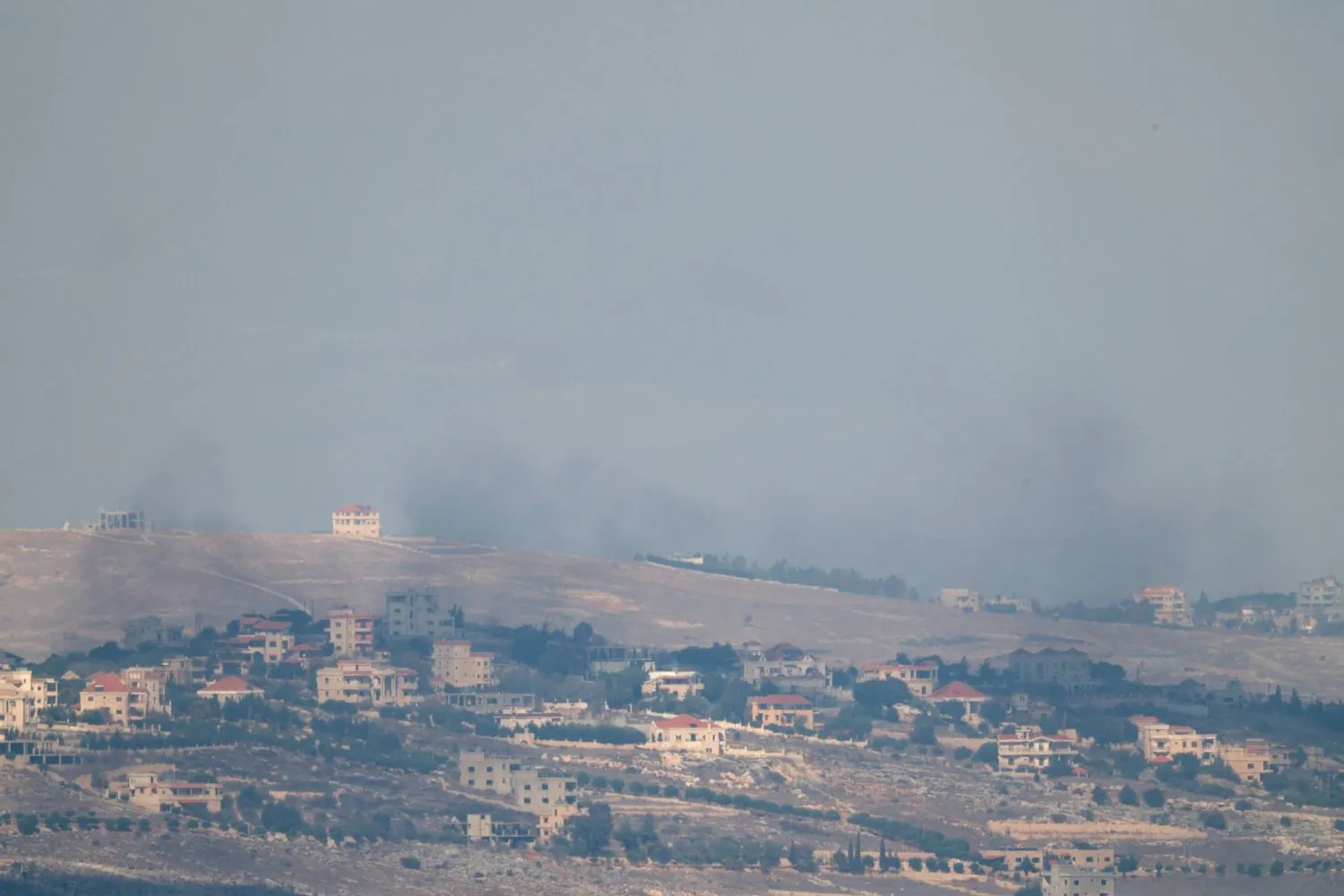  Lübnan'ın güneyinde dumanlar yükseldi (Reuters)