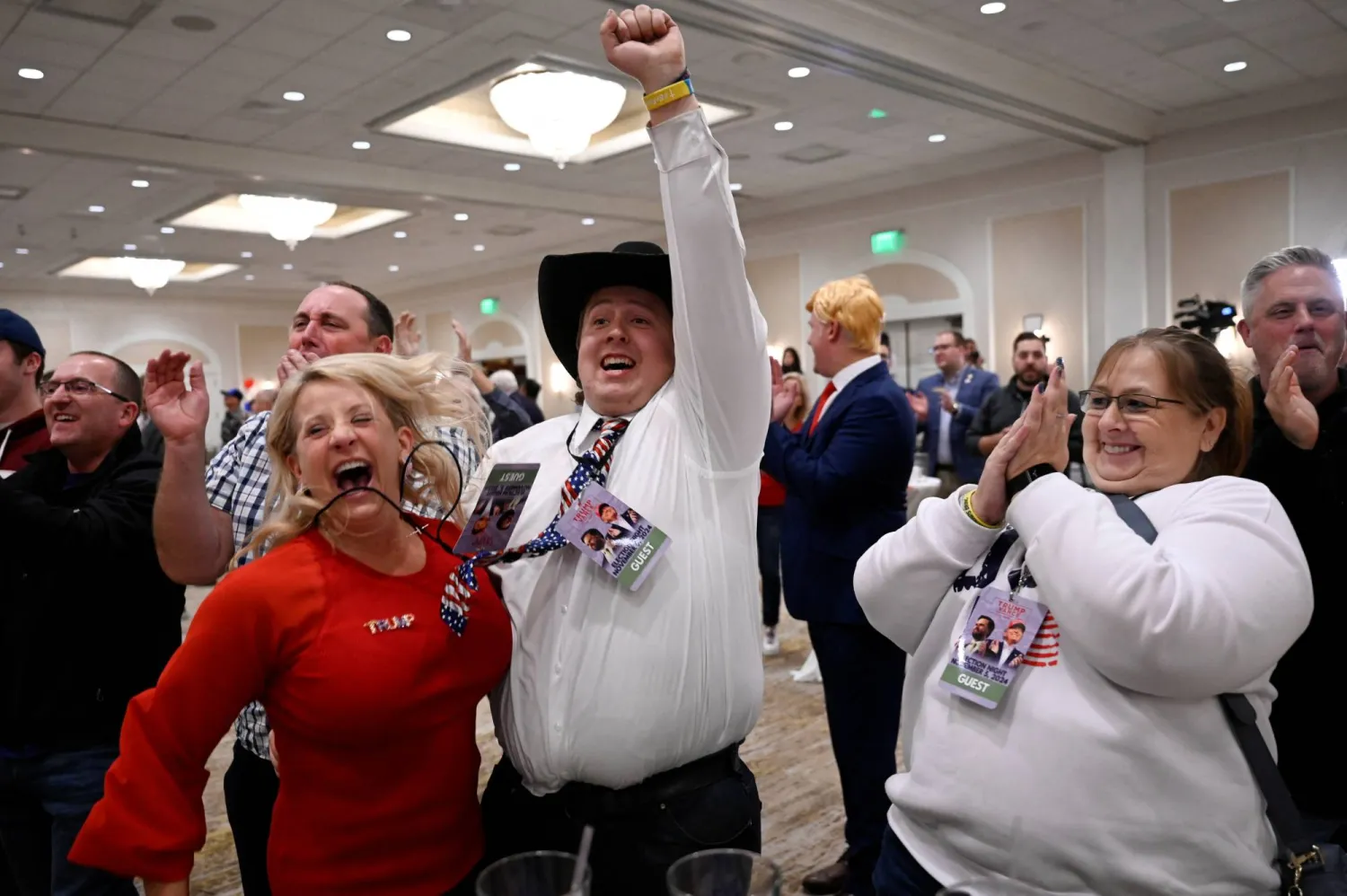 الفرحة تسيطر على مؤيدي المرشح الجمهوري للرئاسة الأميركية (رويترز)