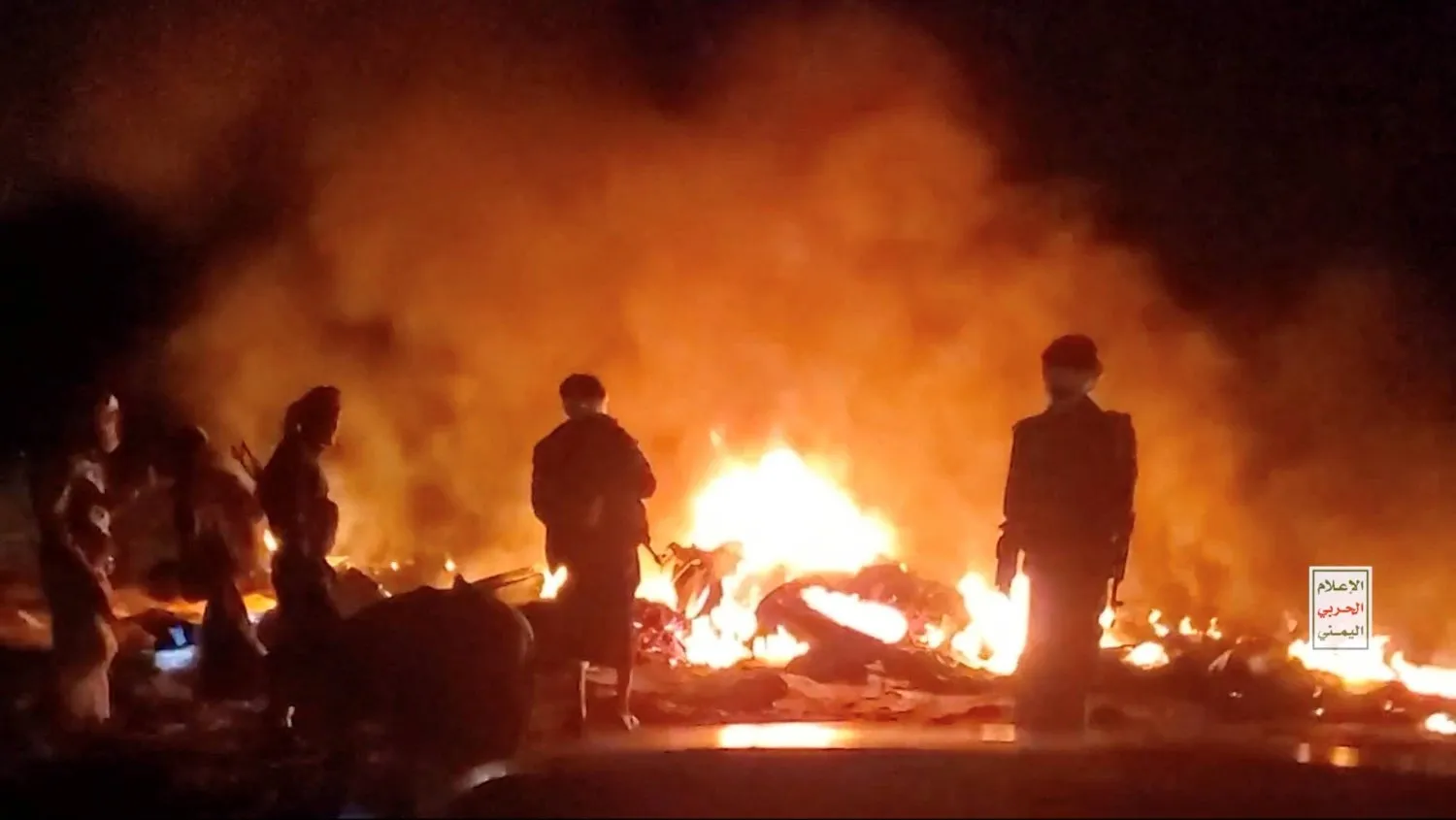 Husiler, geçtiğimiz cuma günü el-Cevf vilayetinde ABD’ye ait olduğunu söyledikleri bir İHA’yı düşürdü. (Reuters)