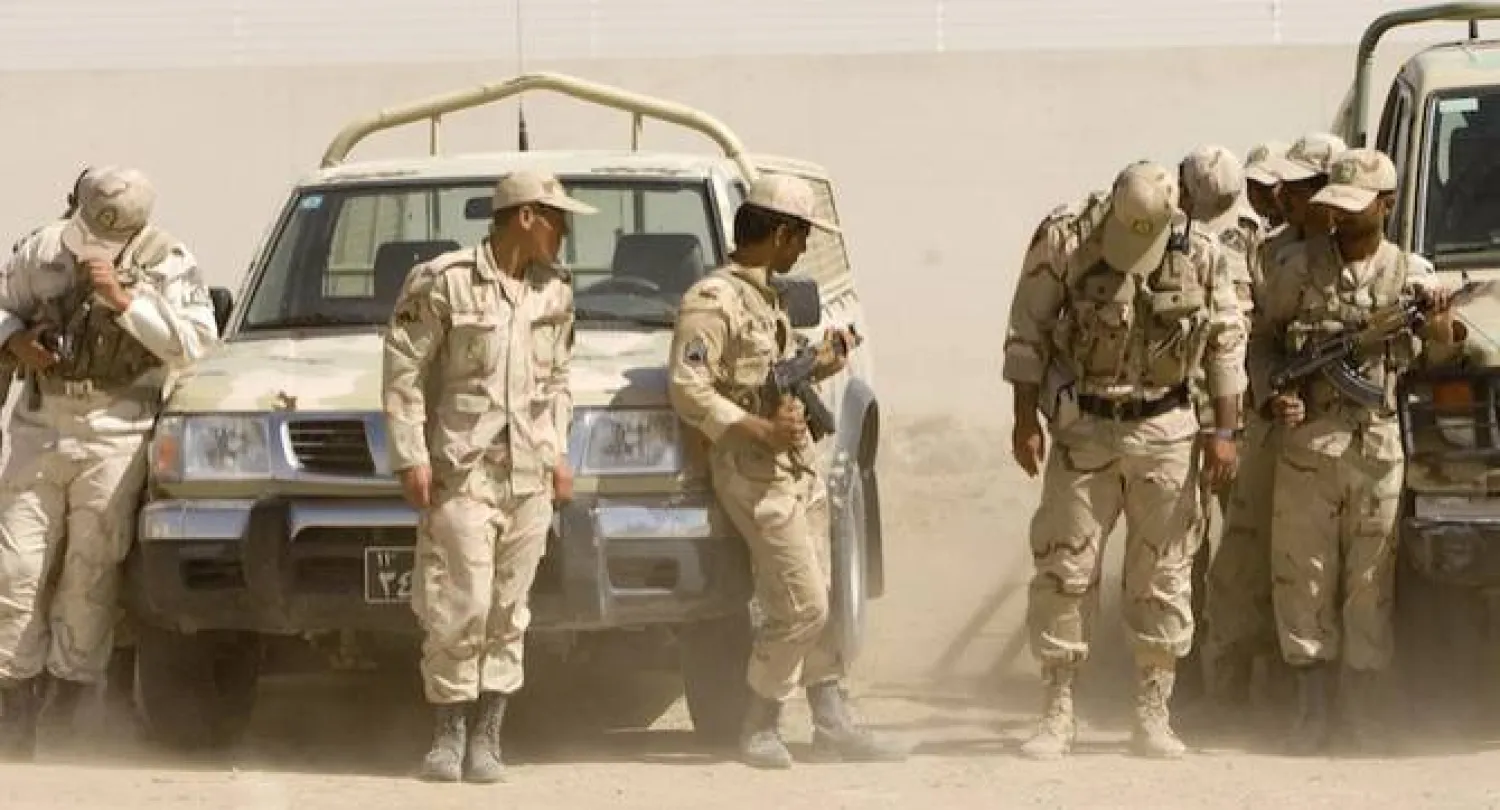 الشرطة الإيرانية على الحدود مع أفغانستان بالقرب من زابل، إقليم سيستان وبلوشستان في إيران (رويترز - أرشيفية)