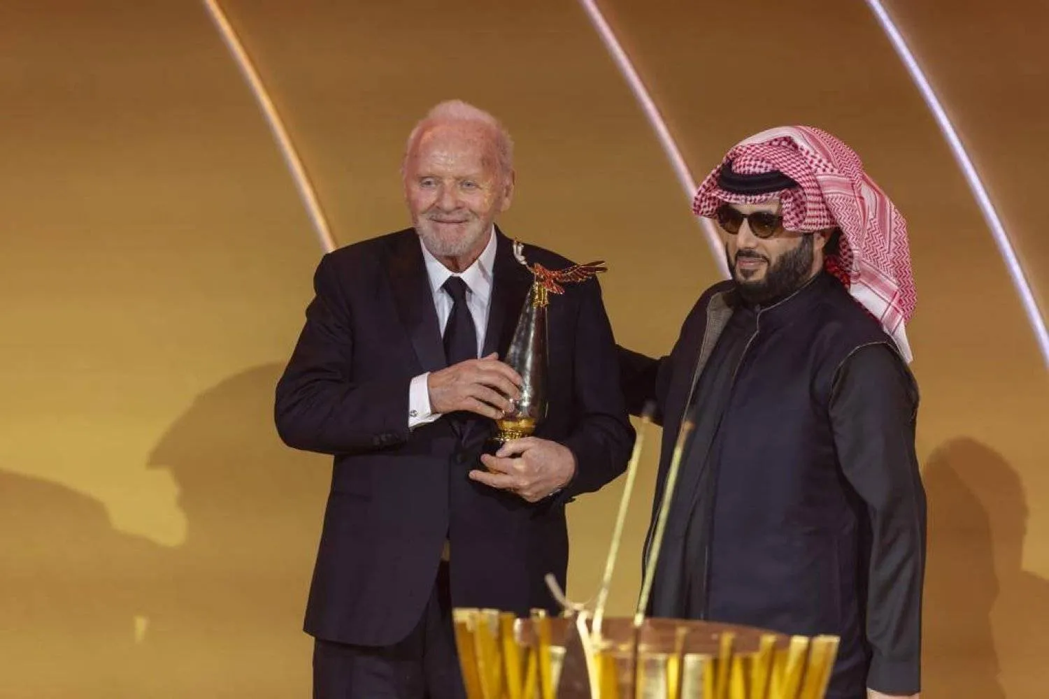 الممثل أنتوني هوبكنز يفوز بجائزة «الإنجاز مدى الحياة» (هيئة الترفيه)