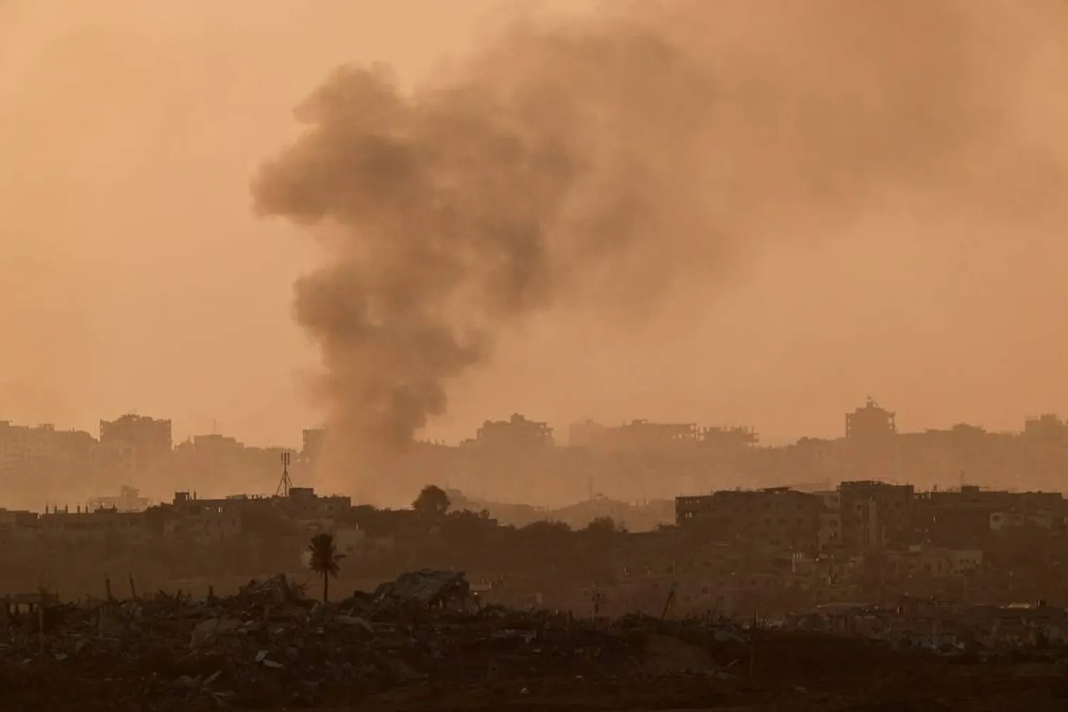  Smoke rises from North Gaza, amid the ongoing conflict in Gaza between Israel and Hamas, as seen from Sderot, Israel, November 17, 2024. (Reuters)