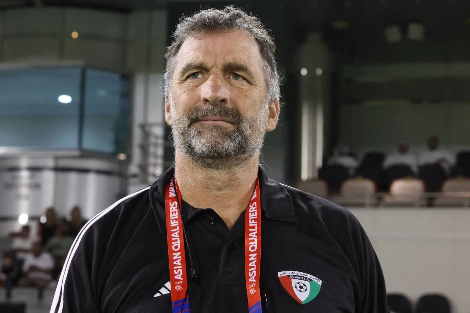 خوان أنطونيو بيتزي مدرب الكويت (أ.ف.ب)