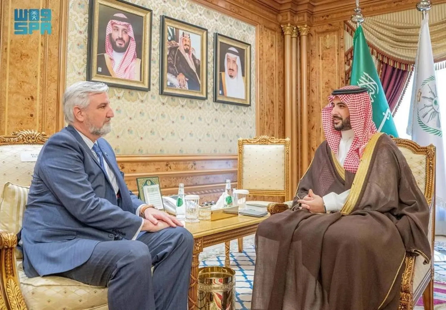 Saudi Minister of Defense Prince Khalid bin Salman bin Abdulaziz and Governor of the US State of Indiana Eric Holcomb meet in Riyadh on Monday. (SPA)