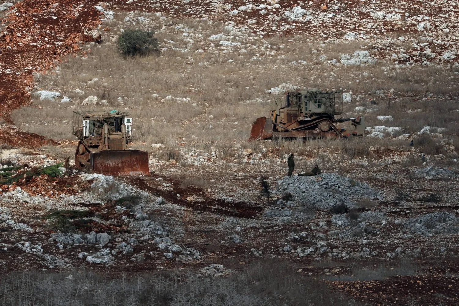 İsrail tankları Lübnan'da Hochstein'la yarışıyor
