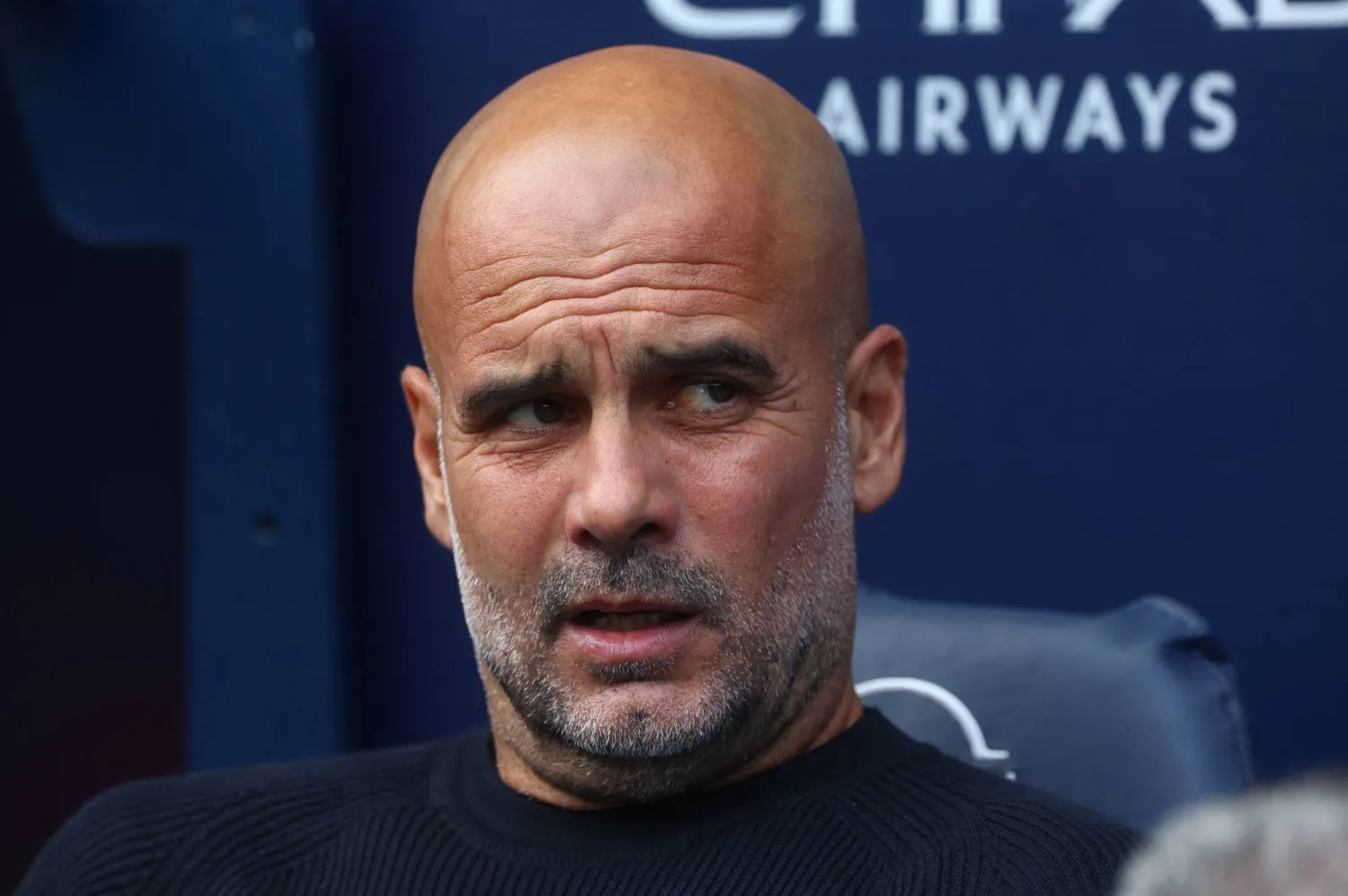 غوارديولا في طريقه للاستمرار عام إضافي مع مانشستر سيتي (رويترز)