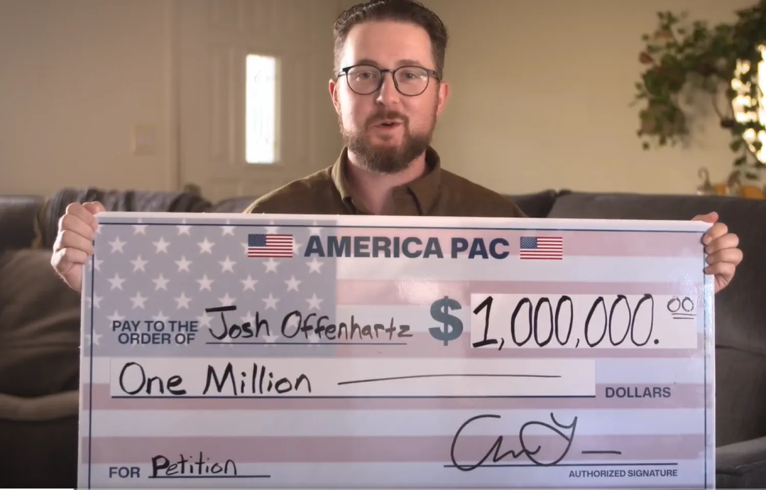 جوشوا أوفنهارتز المحامي الفائز بمبلغ مليون دولار الذي قدمته لجنة العمل السياسي الأميركية (إكس)