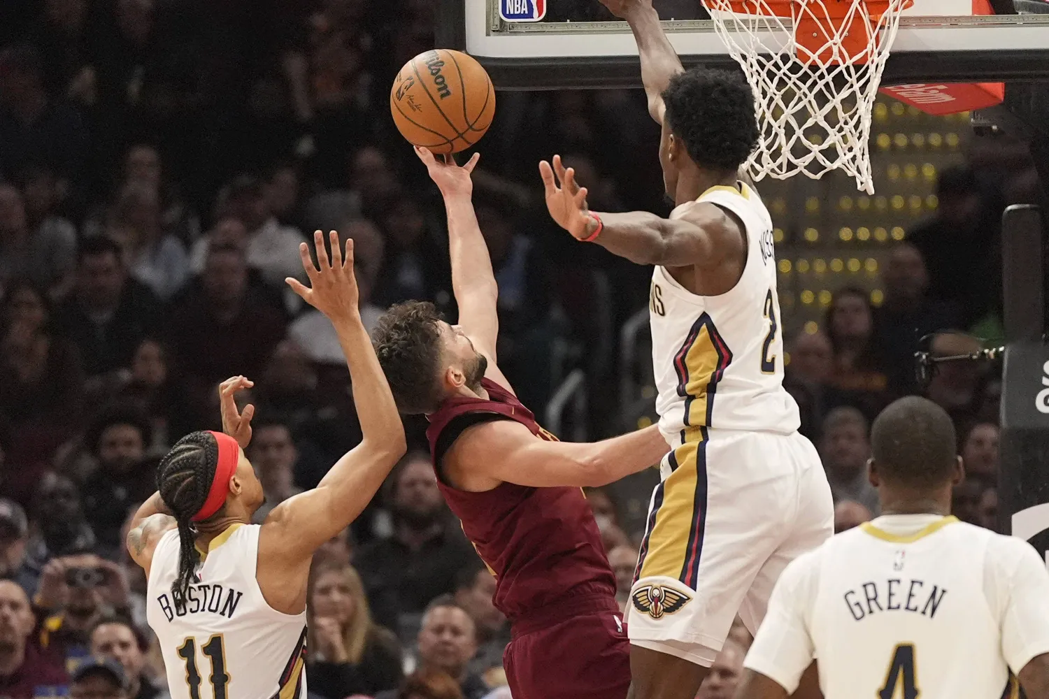 فرض كافالييرز أفضليته على مجريات المباراة بكاملها أمام فريق مُني بخسارته التاسعة في مبارياته العشر الأخيرة (أ.ب)