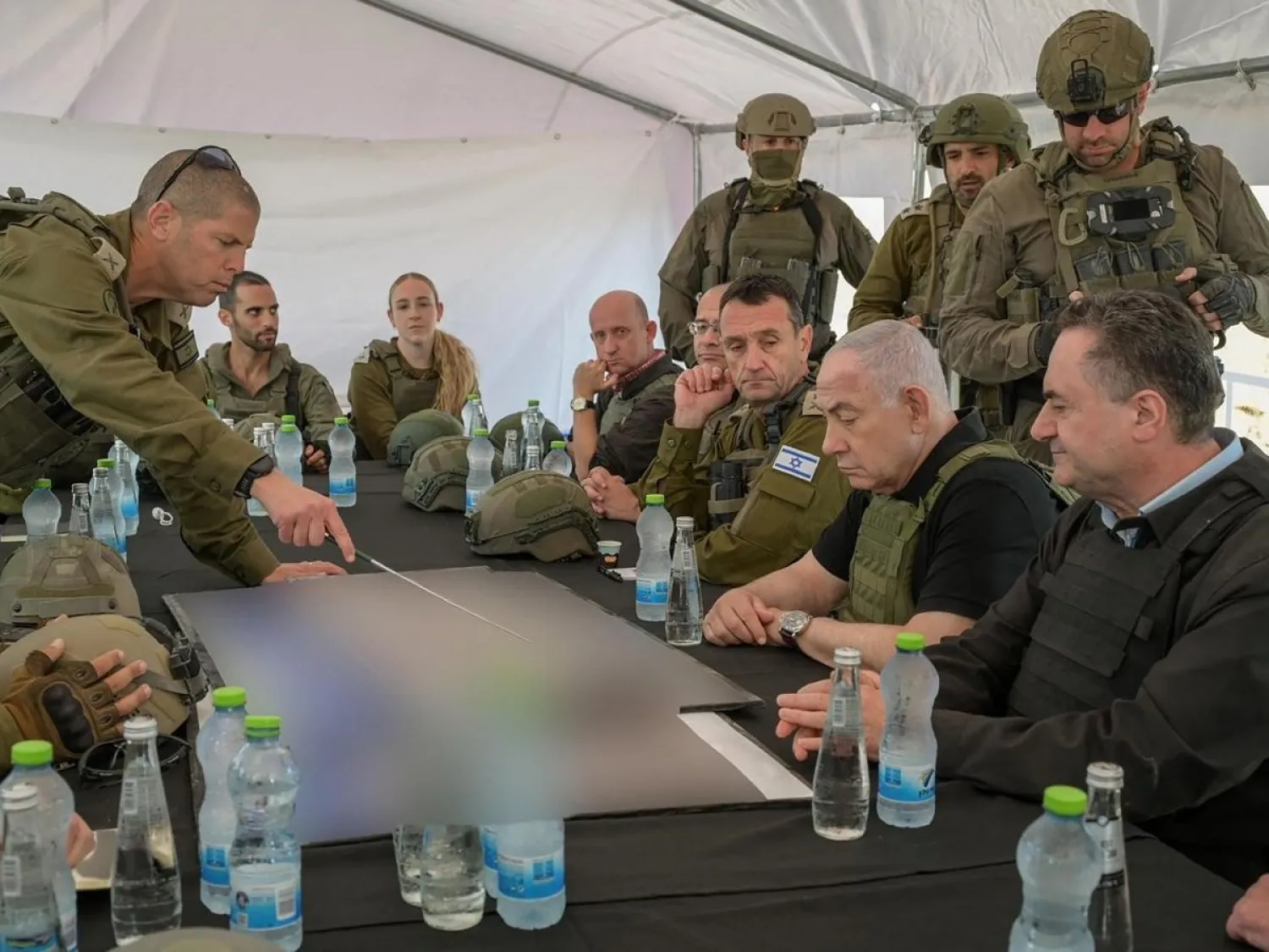 إسرائيل تخشى أن تتم ملاحقة ضباطها أيضاً بعد إصدار مذكرة توقيف بحق رئيس وزرائها بنيامين نتنياهو (مكتب الإعلام الحكومي في إسرائيل - أ.ف.ب)