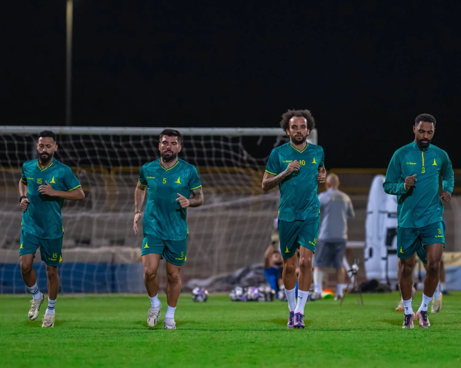 من استعدادات الخليج الأخيرة للمباراة (الخليج)