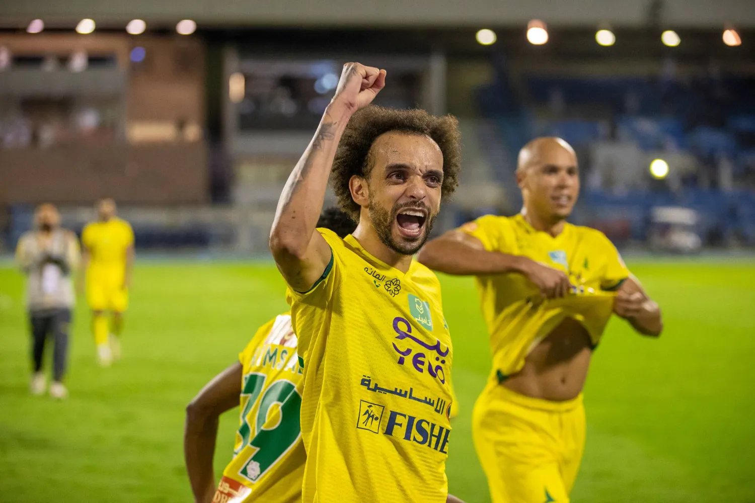 فابيو صاحب هدف الفوز على الهلال يحتفل بعد نهاية المباراة (تصوير: عيسى الدبيسي)