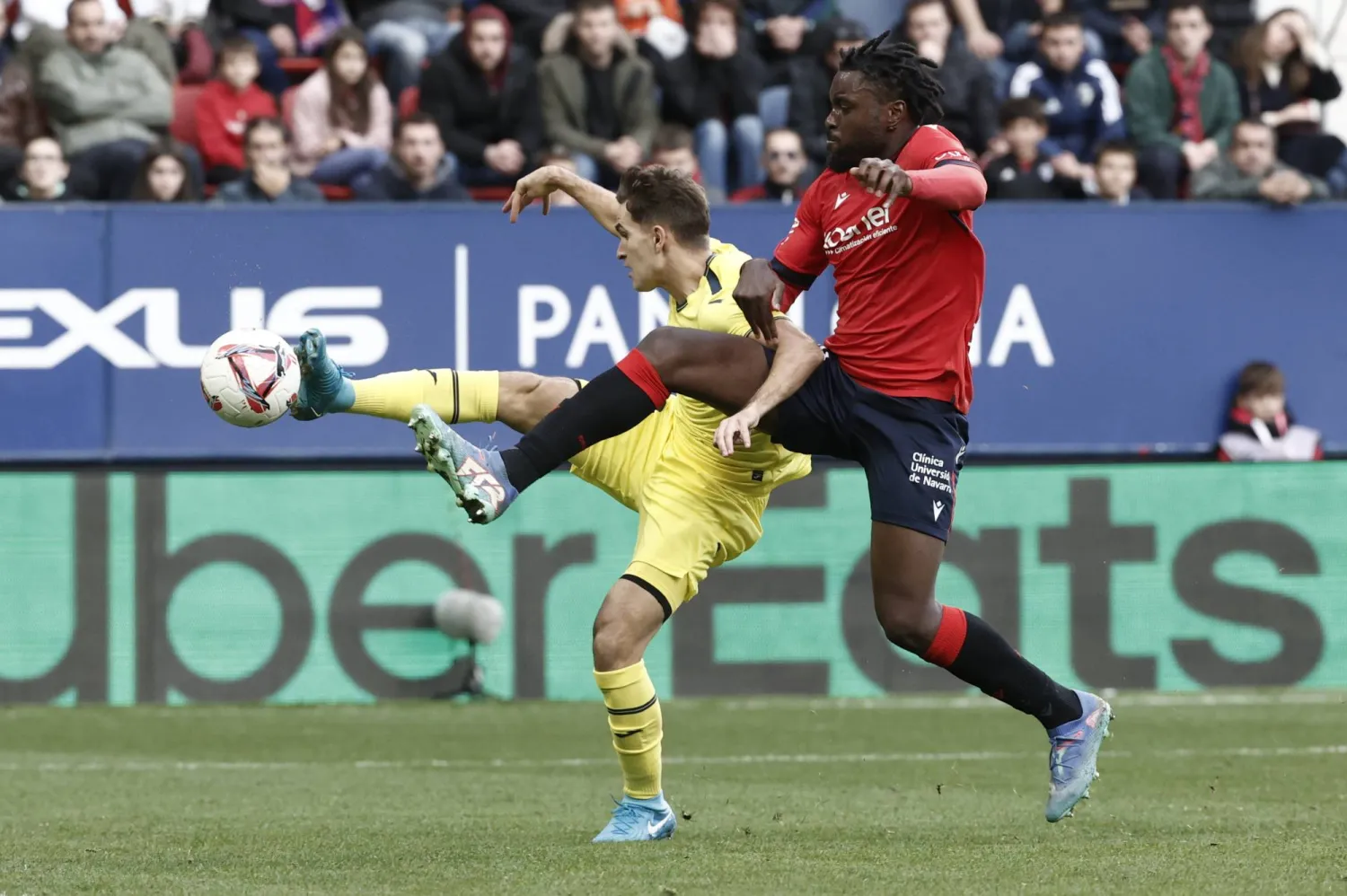 أوساسونا وفياريال اكتفيا بالتعادل (إ.ب.أ)