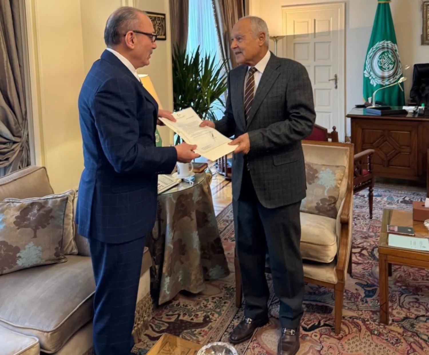 سفير تركيا بالقاهرة يلتقي الأمين العام لجامعة الدول العربية (سفارة تركيا بالقاهرة)