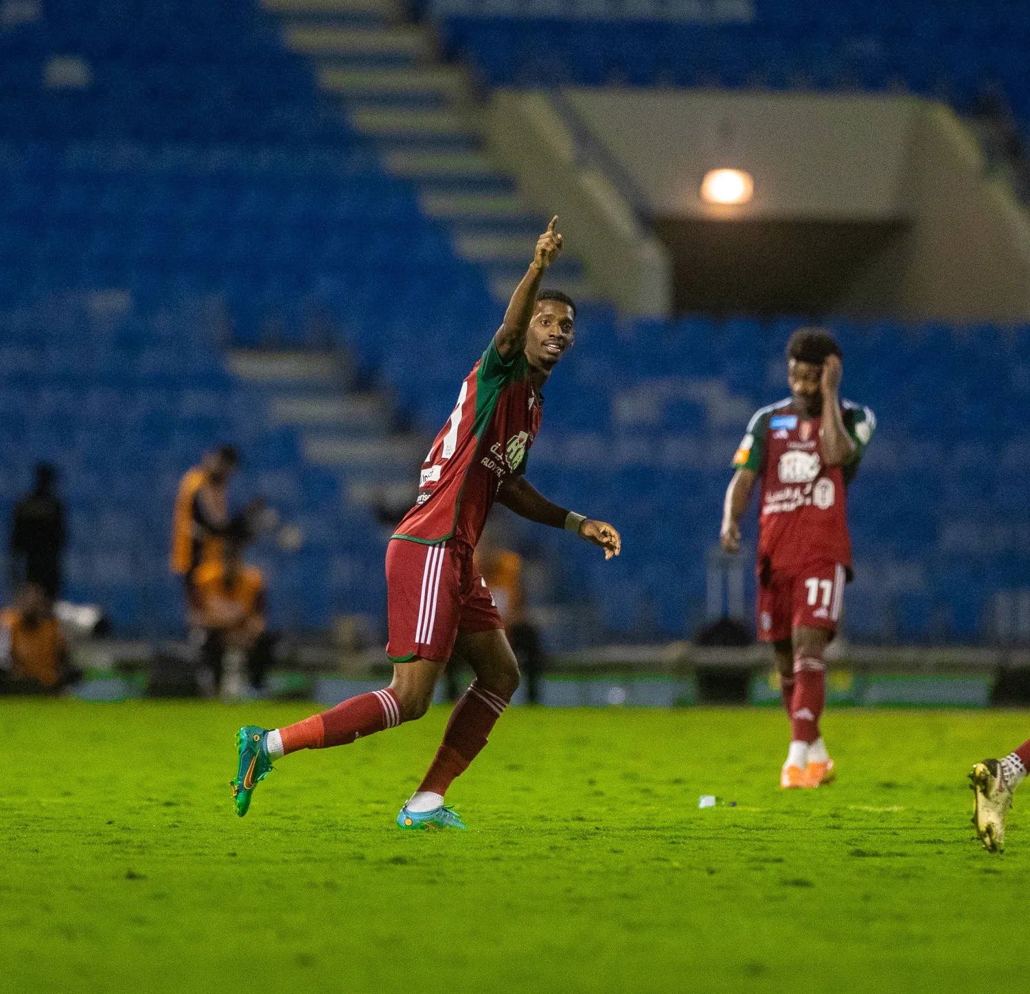 رديف محتفلاً بهدفه الثمين (تصوير: عيسى الدبيسي)