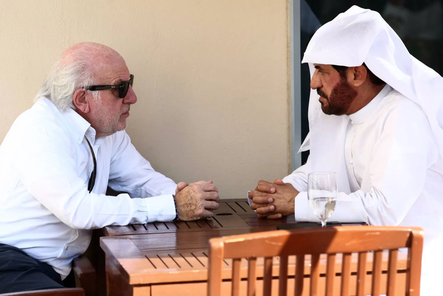 ديفيد ريتشاردز ومحمد بن سليم (رويترز)