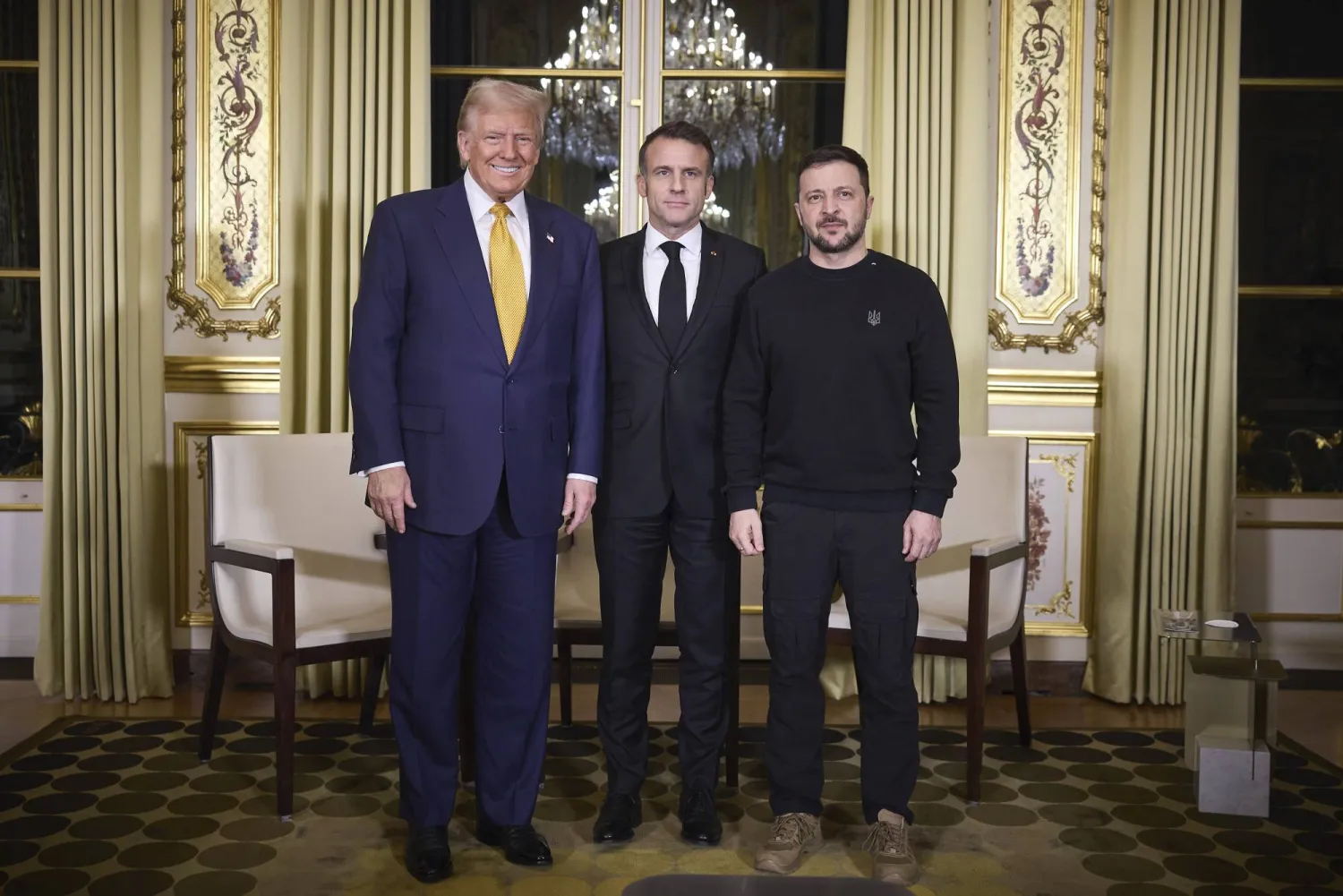 07 December 2024, France, Paris: (R-L) Ukrainian President Volodymyr Zelensky poses with French President Emmanuel Macron, and US president-elect Donald Trump before a trilateral meeting at the Elysee Palace Photo: Ukraine Presidency/Ukrainian Pre/Planet Pix via ZUMA Press Wire/dpa