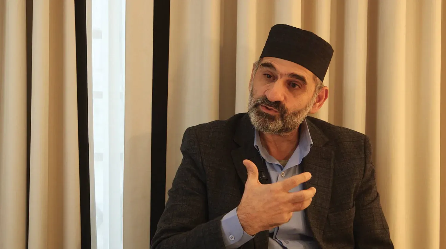 Usame Osman...veya “Sami”, Paris'te Şarku'l-Avsat ile röportaj sırasında (Şarku'l-Avsat)