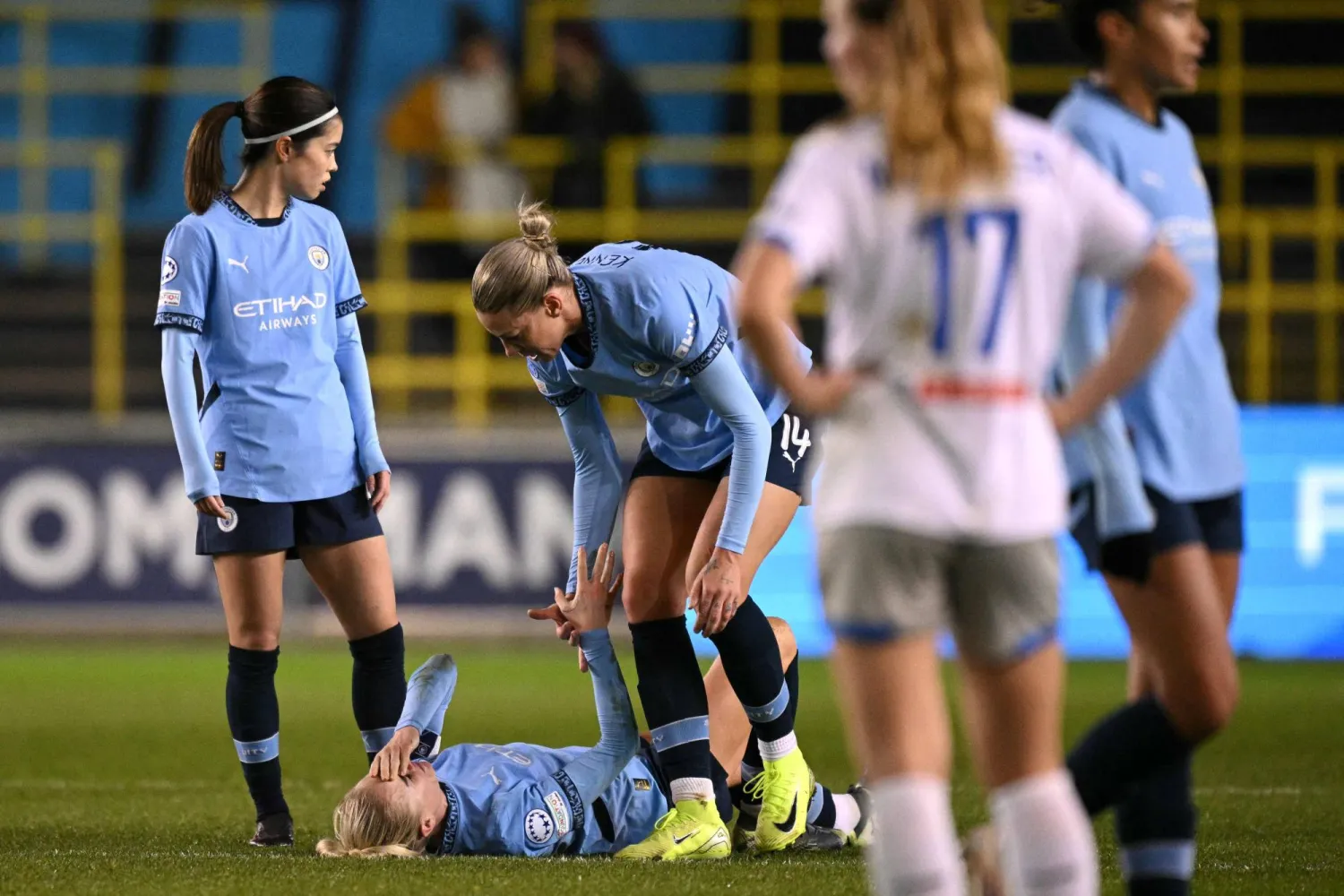 أليكس غرينوود خضعت لعملية جراحية بعد تعرضها لإصابة في الرباط الجانبي (أ.ف.ب)