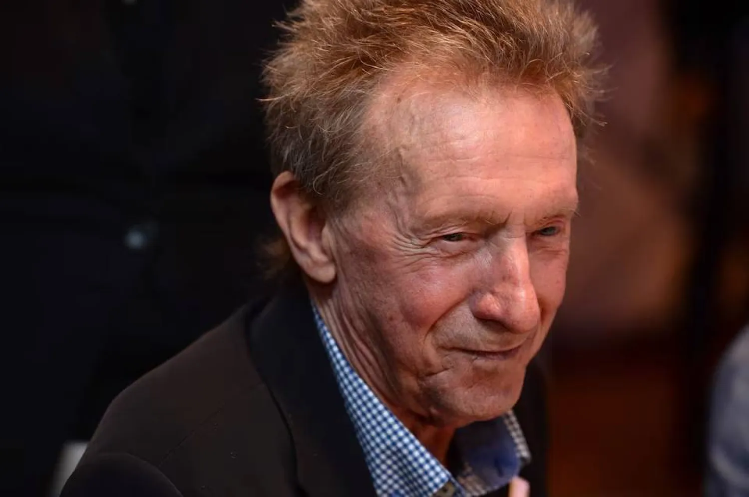 دنيس لو مهاجم مانشستر يونايتد السابق (رويترز)