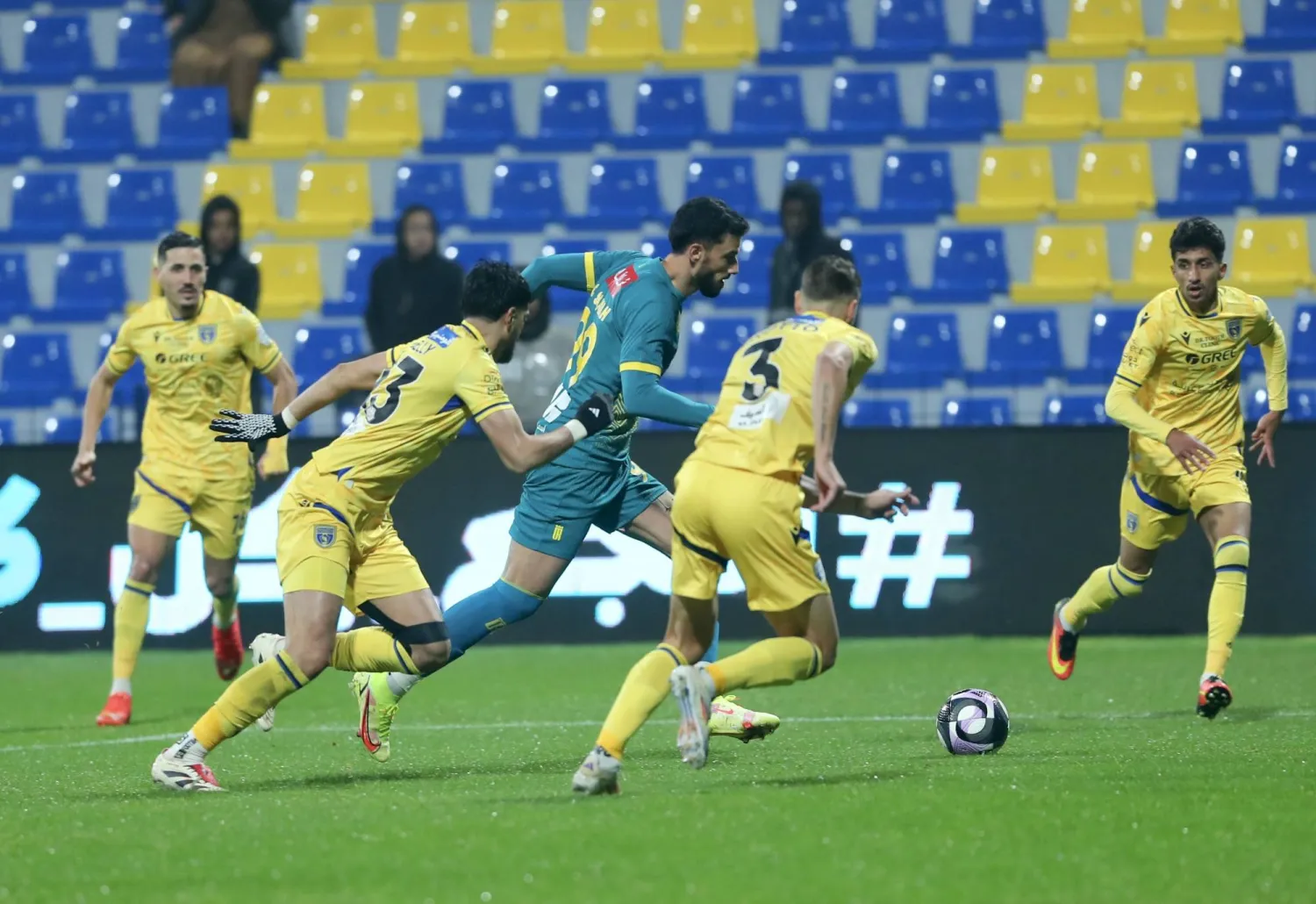 عمر السومة يسجل حضوره الأول مع العروبة (تصوير: عبد العزيز النومان)