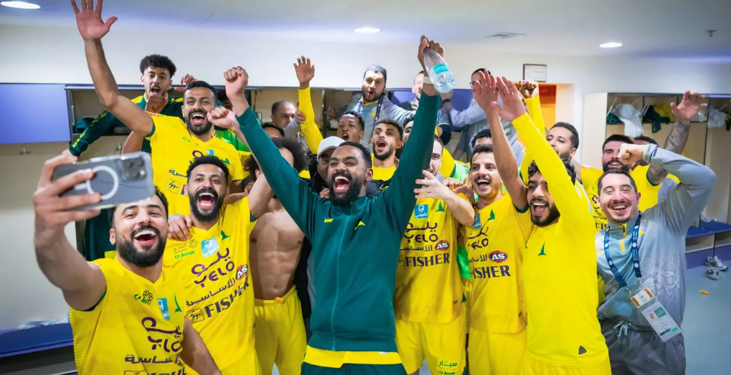 فرحة كبيرة أظهرها الخليج بعد الفوز وتحقيق النقاط الثلاث (نادي الخليج)