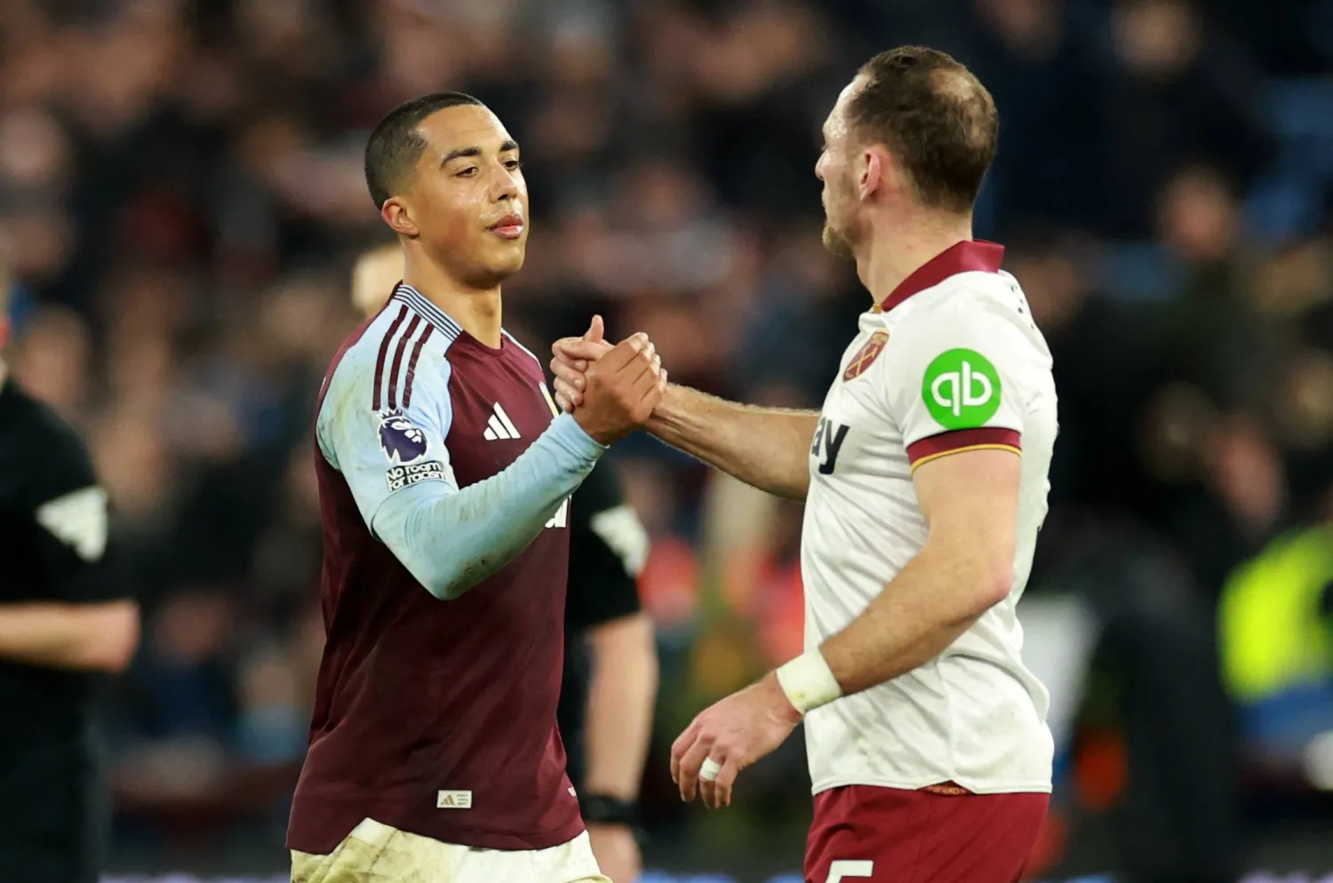 التعادل حكم مواجهة أستون فيلا ووست هام (رويترز) 