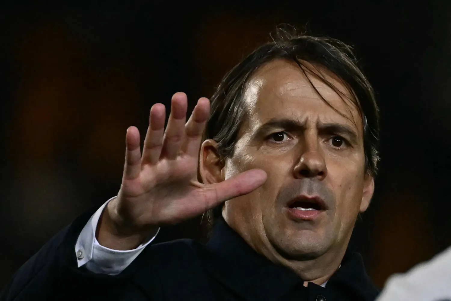 سيموني إنزاغي مدرب إنتر ميلان يواصل التحدي (أ.ف.ب)